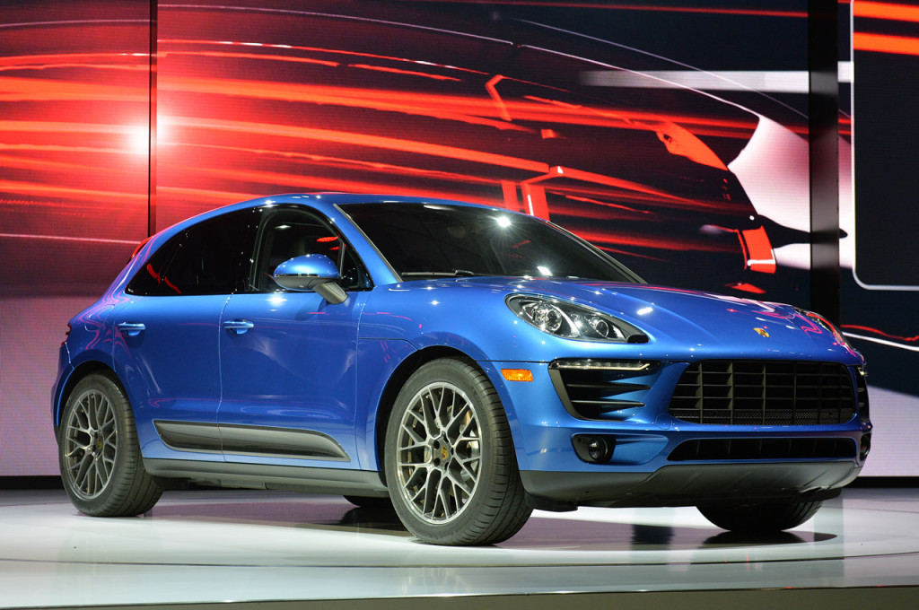 PORSCHE MACAN 3