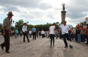 Bronco con maestros