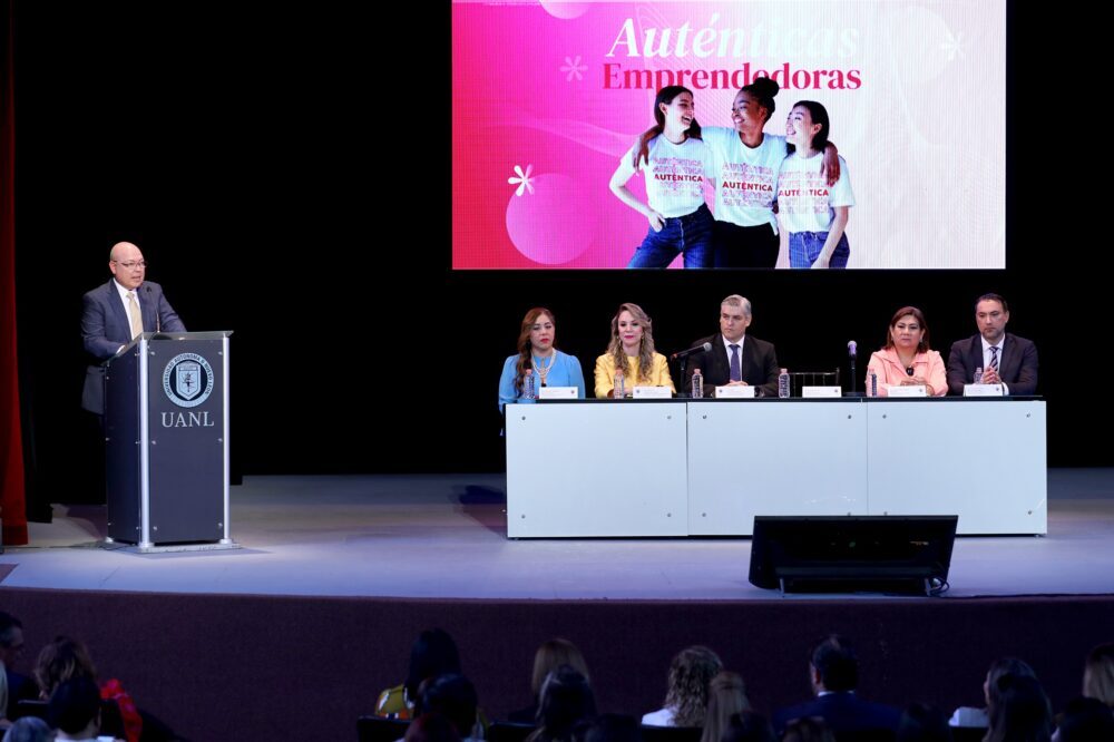 Alumnas De Uanl Serán Auténticas Emprendedoras Fomentando Los Negocios Y El Turismo 0470